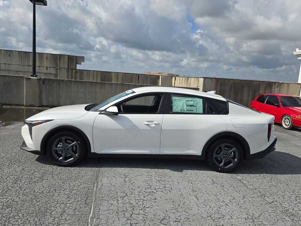 New 2026 Kia K4 LXS Sedan