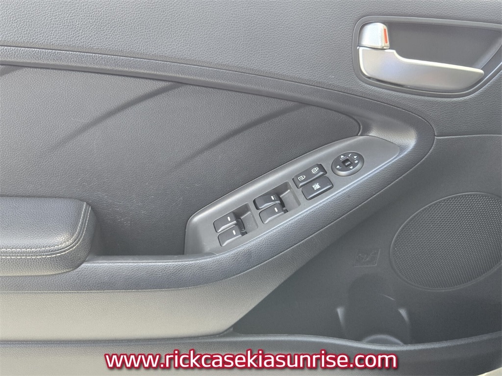 2017 Kia Forte LX photo 5