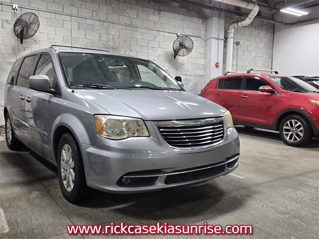 Used 2015 Chrysler Town & Country Touring Minivan/Van