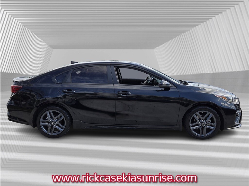 2021 Kia Forte GT-Line photo 3