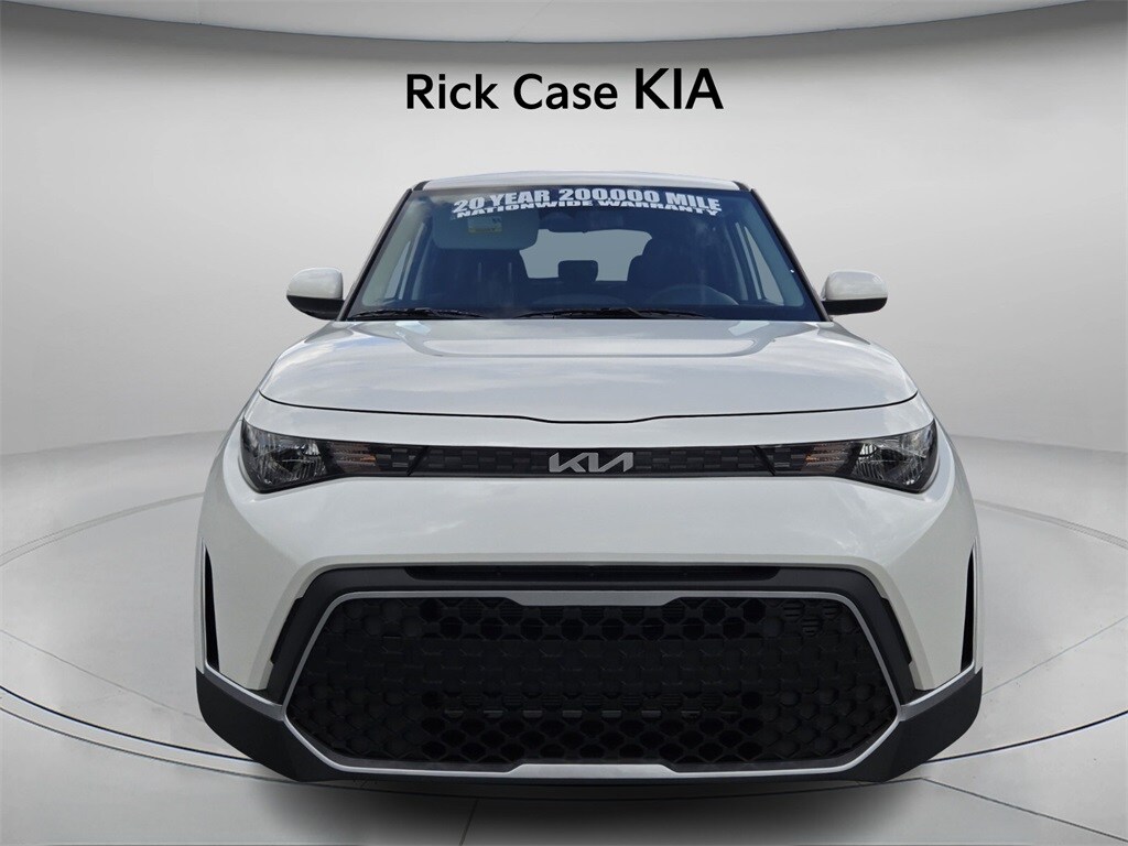 2025 Kia Soul LX photo 2