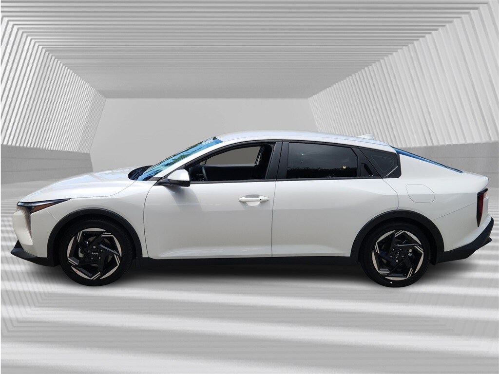 2025 Kia K4 EX photo 2