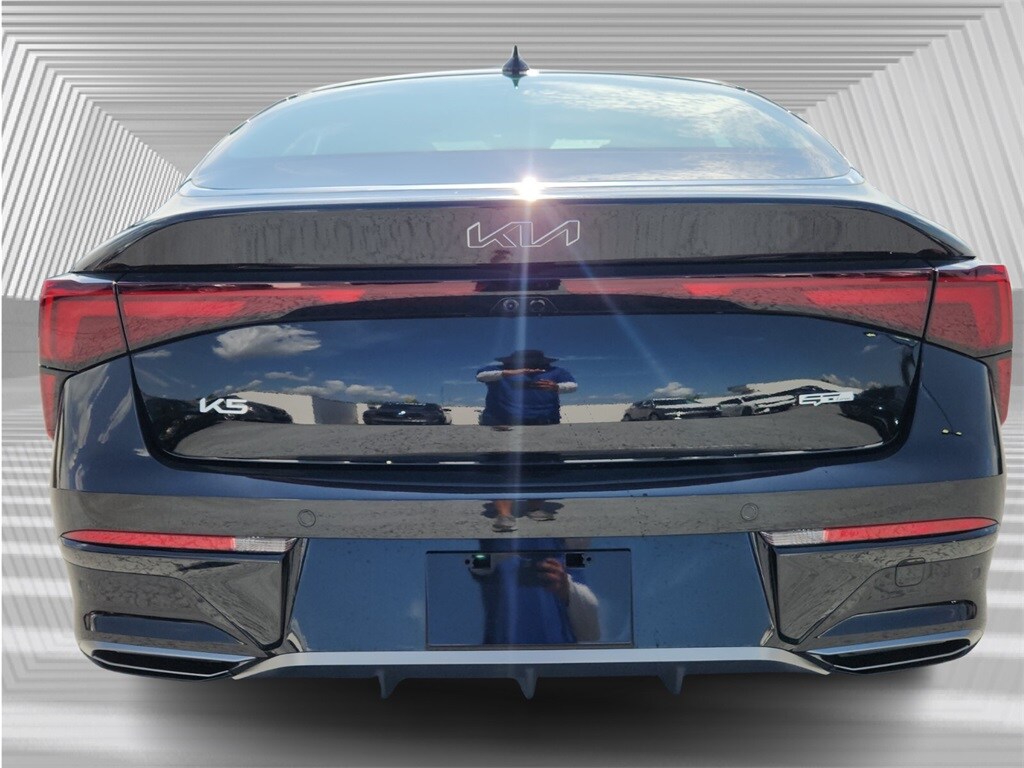 2025 Kia K5 GT-Line photo 4