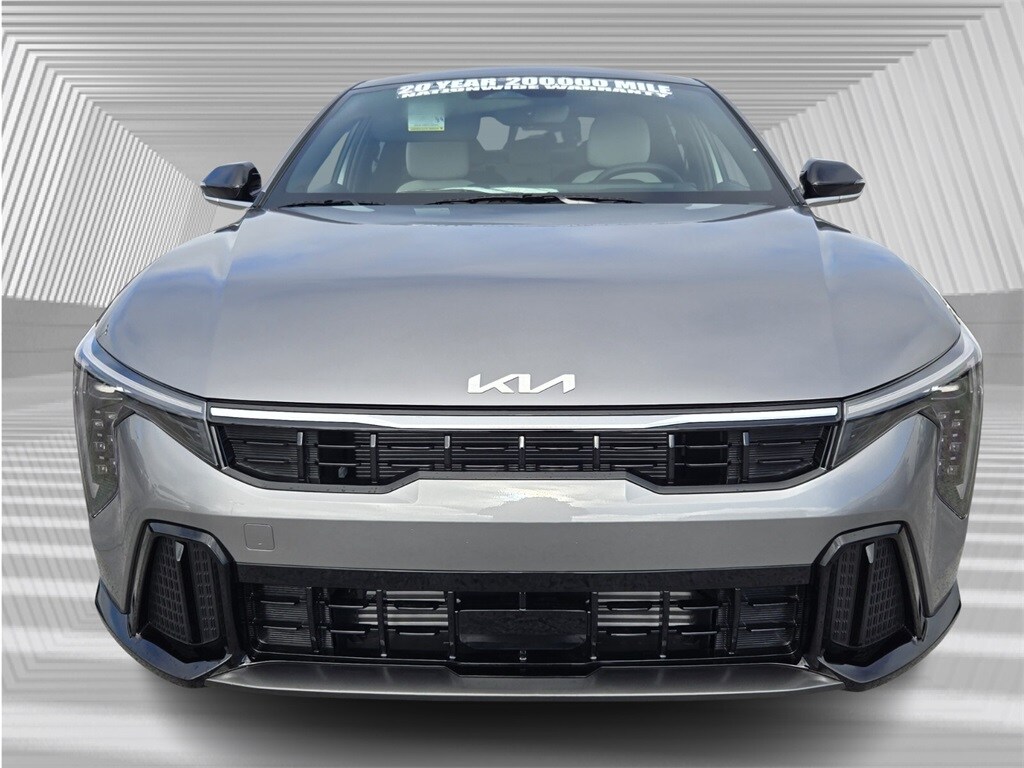 2025 Kia K4 GT-Line Turbo photo 3