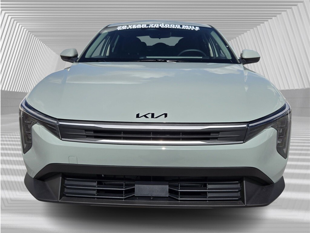 2025 Kia K4 LXS photo 3