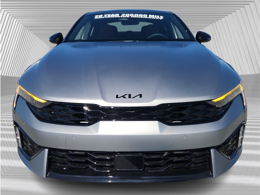 2025 Kia K5 GT-Line photo 3