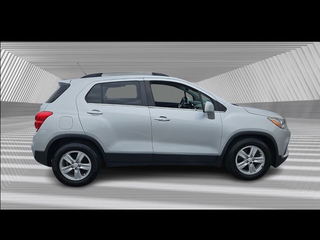 2019 Chevrolet Trax LT photo 3