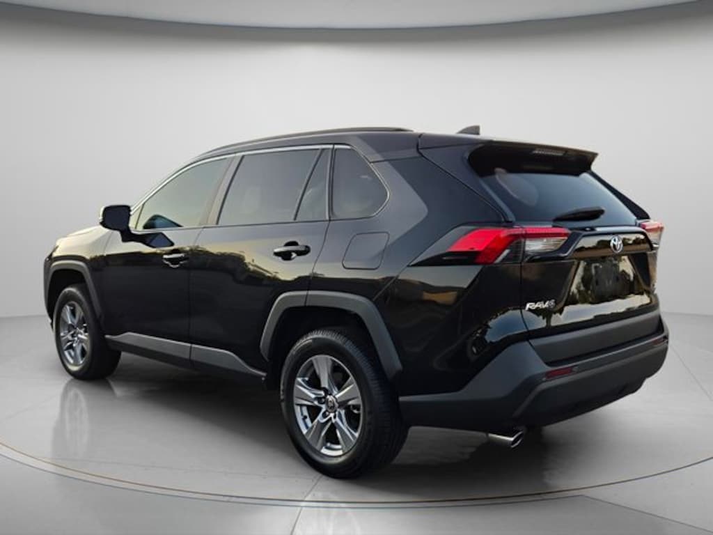 Used 2022 Toyota RAV4 XLE SUV