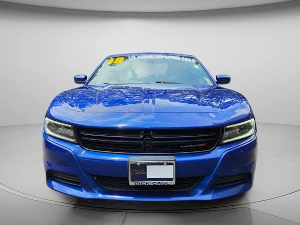 Used 2019 Dodge Charger SXT Sedan