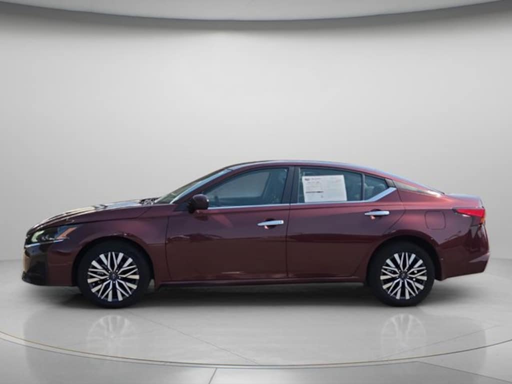 Used 2023 Nissan Altima 2.5 SV Sedan