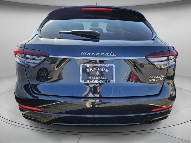 2022 Maserati Levante GT photo 3