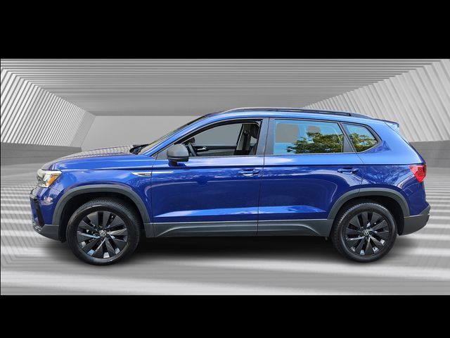 2022 Volkswagen Taos S photo 2