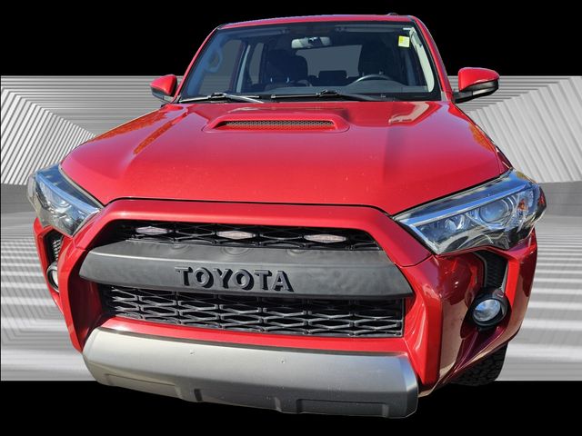 2018 Toyota 4Runner TRD Off-Road photo 2