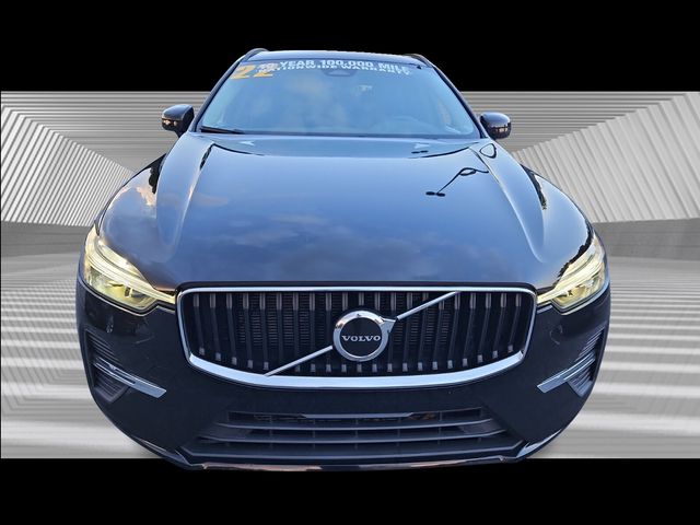 2022 Volvo XC60 B5 Momentum photo 4