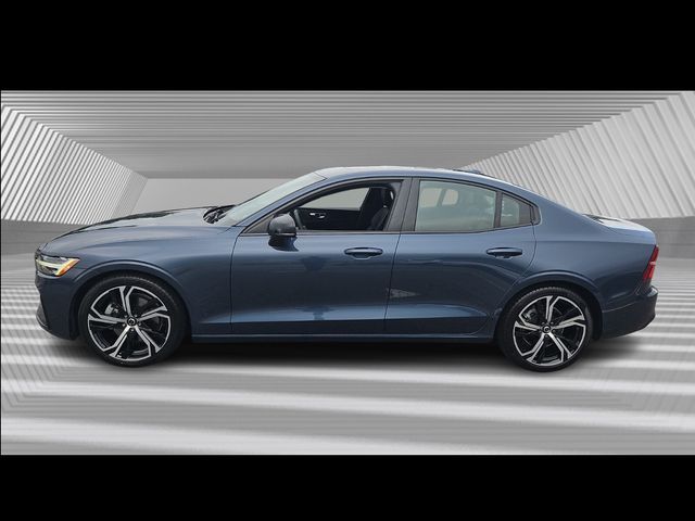 2024 Volvo S60 B5 Core photo 2