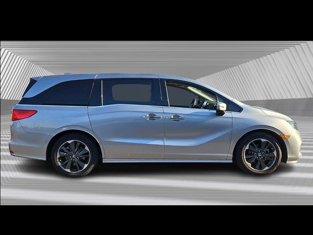 2023 Honda Odyssey Elite photo 2