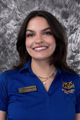 Staff member Giovanna Izquierdo from ID_47d720