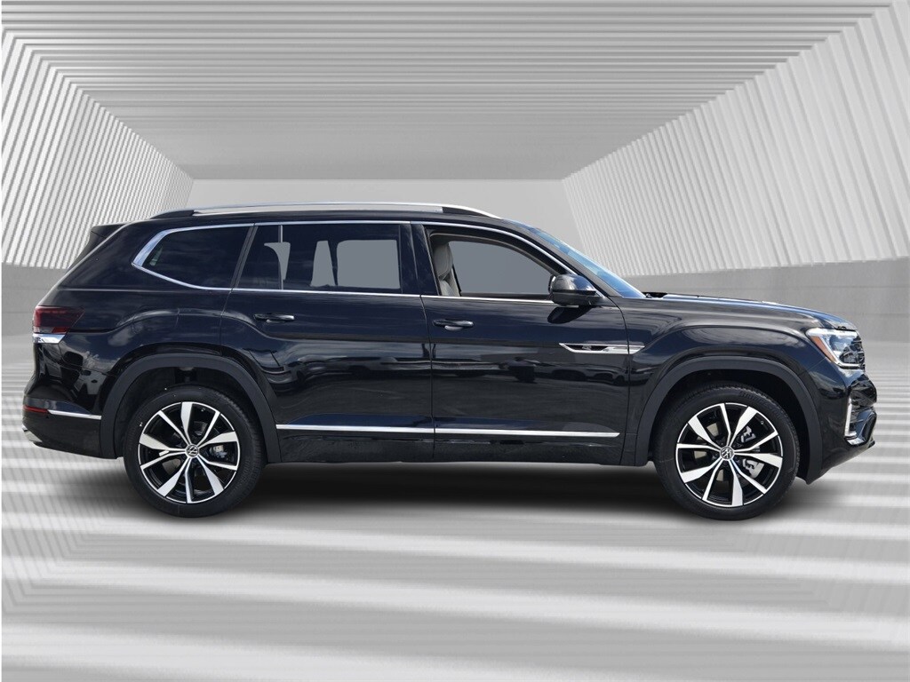 2026 Volkswagen Atlas SEL Premium R-Line photo 2