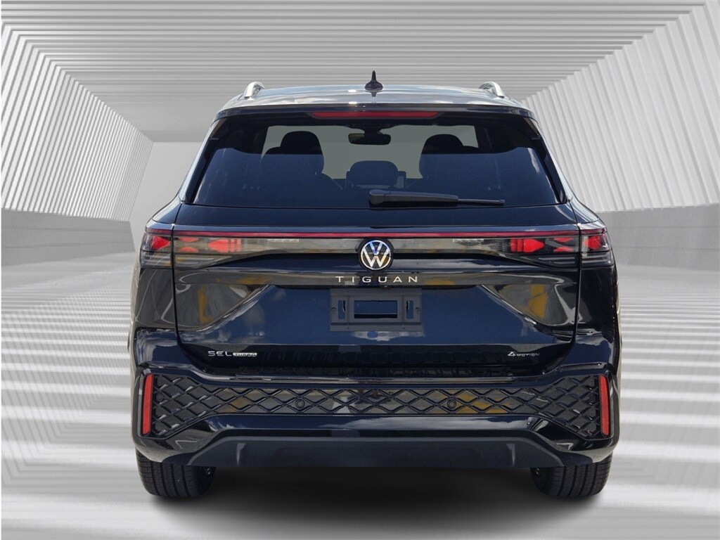 2026 Volkswagen Tiguan SEL R-Line photo 4