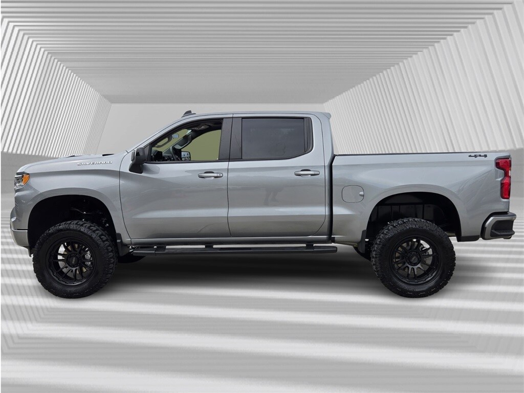 2024 Chevrolet Silverado 1500 RST photo 3