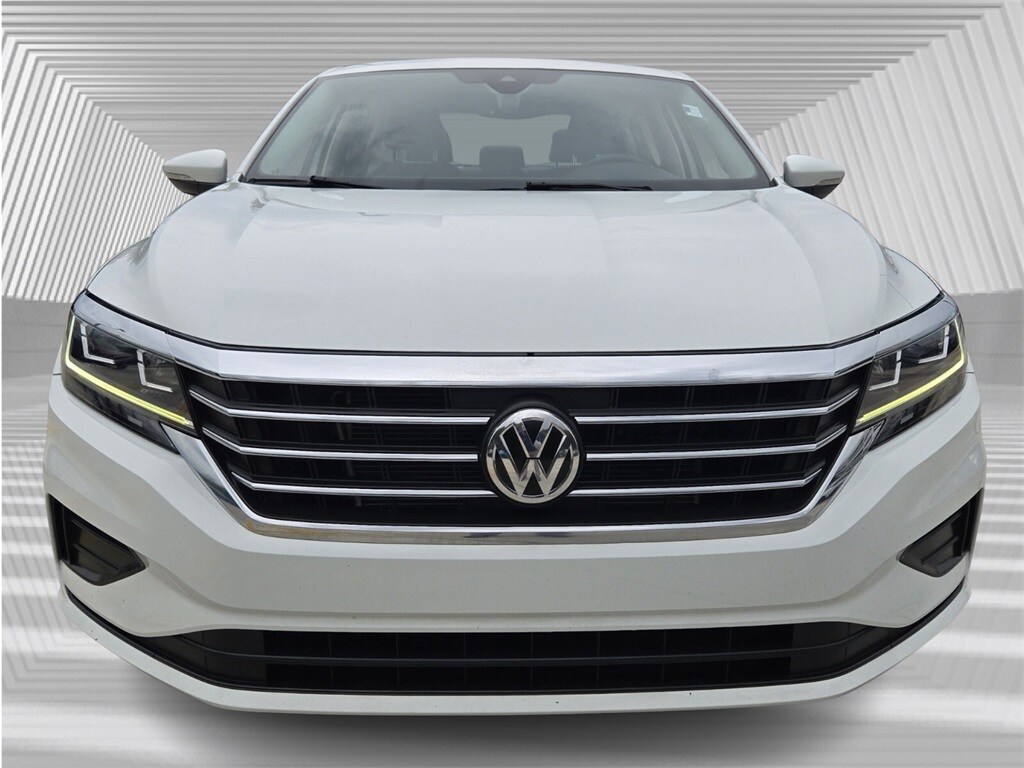 2022 Volkswagen Passat 2.0T SE photo 3
