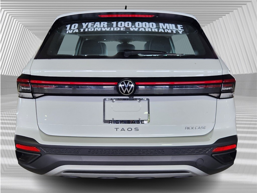 2025 Volkswagen Taos S photo 2