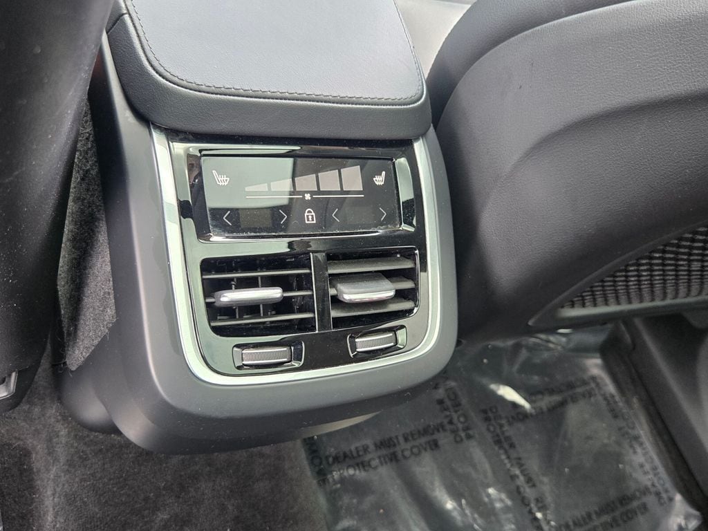 2024 Volvo XC90 Core - Photo 13