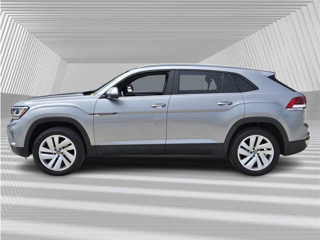 2022 Volkswagen Atlas Cross Sport V6 SE Technology photo 3