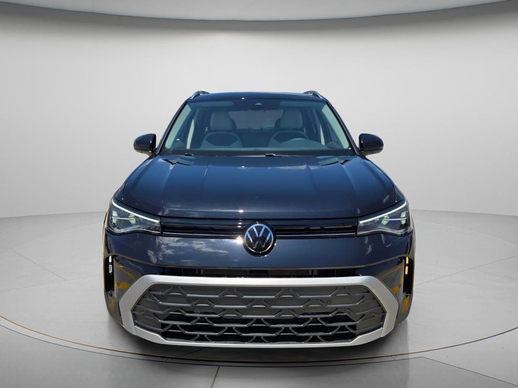 New 2026 Volkswagen Taos 1.5T SE SUV