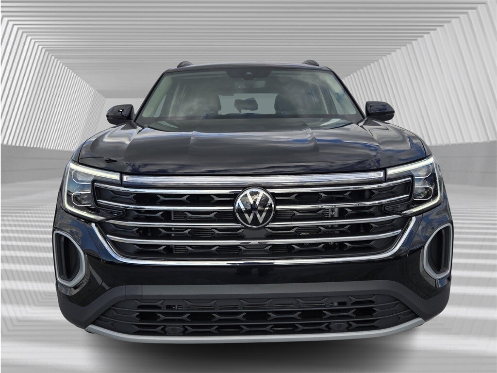 2026 Volkswagen Atlas SE photo 2