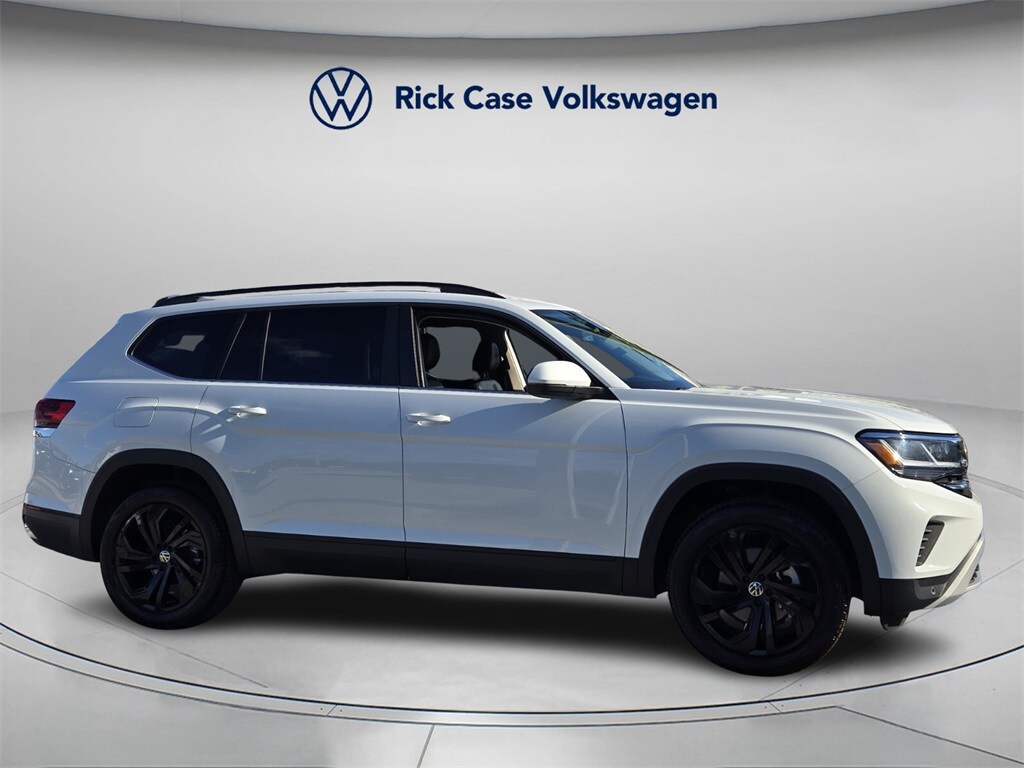 2022 Volkswagen Atlas V6 SE Technology photo 2