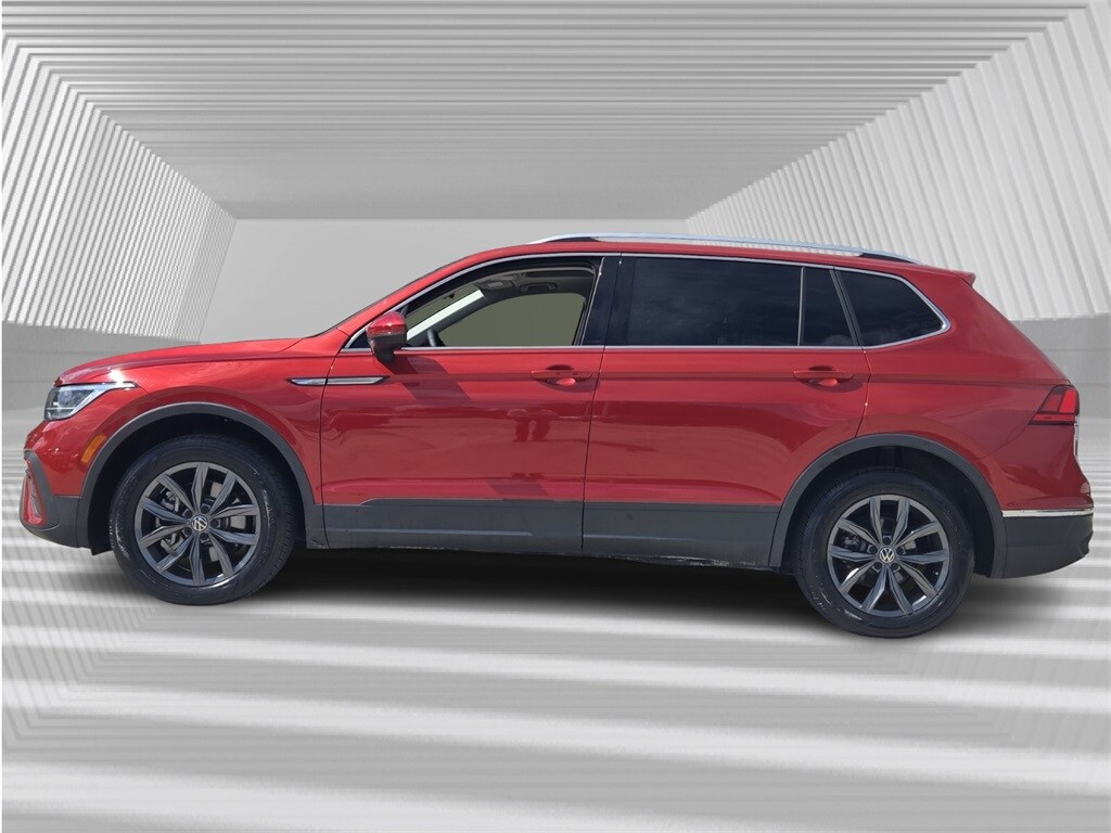 2022 Volkswagen Tiguan SE photo 2