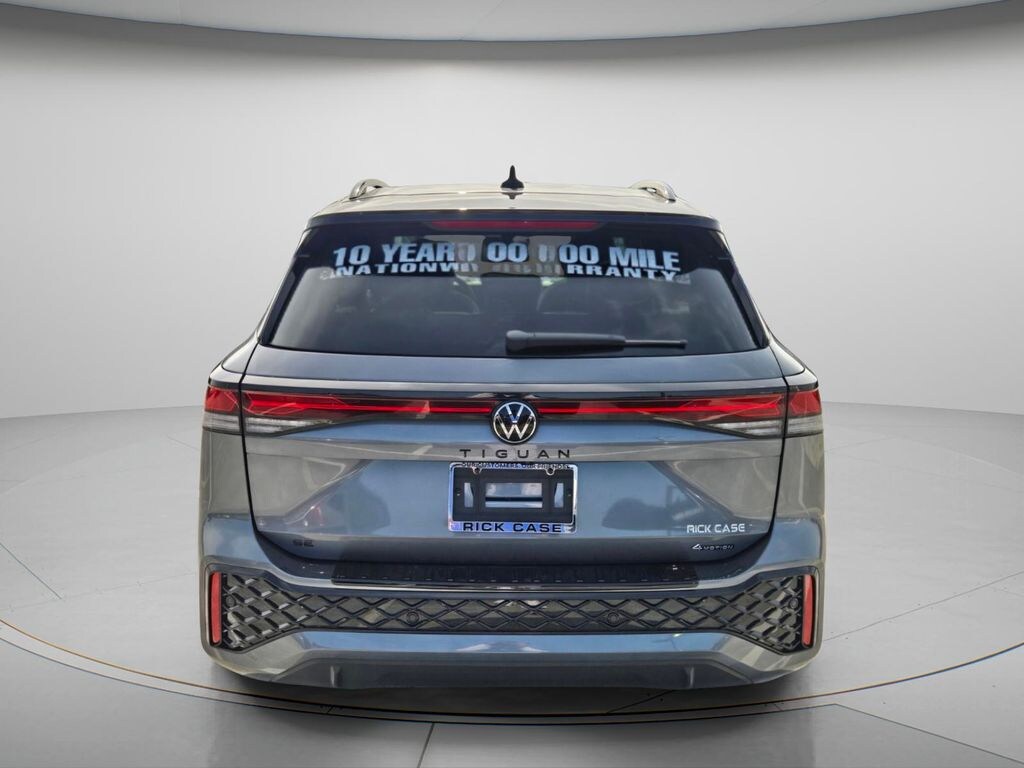 New 2026 Volkswagen Tiguan SE R-Line Black SUV