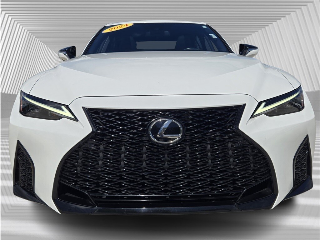 2024 Lexus IS 350 F SPORT photo 4