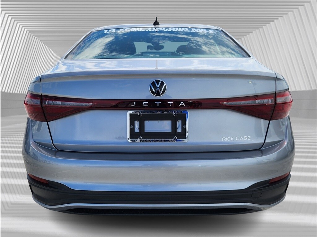 2025 Volkswagen Jetta 1.5T Sport photo 4