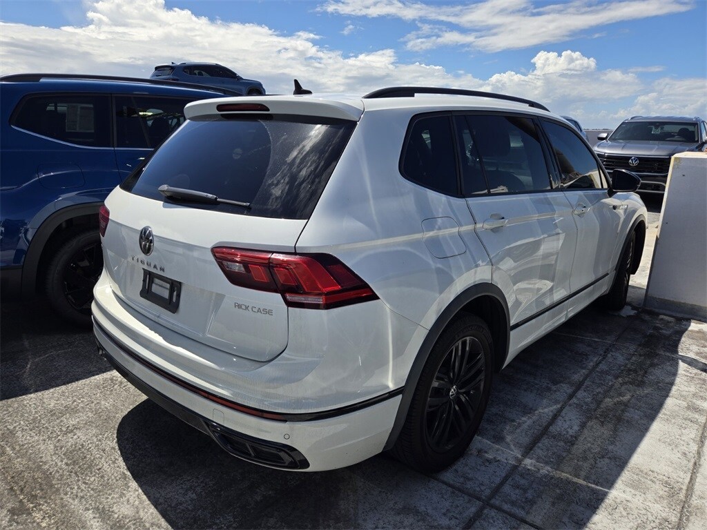 2022 Volkswagen Tiguan SE R-Line Black photo 3