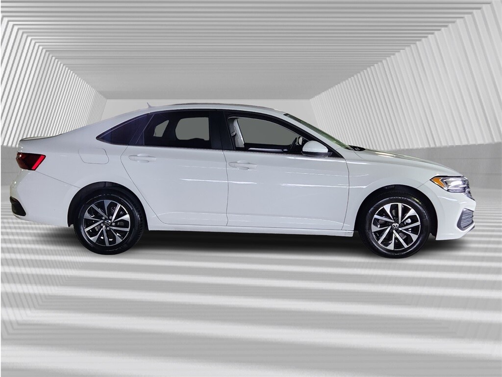 2023 Volkswagen Jetta 1.5T S photo 2