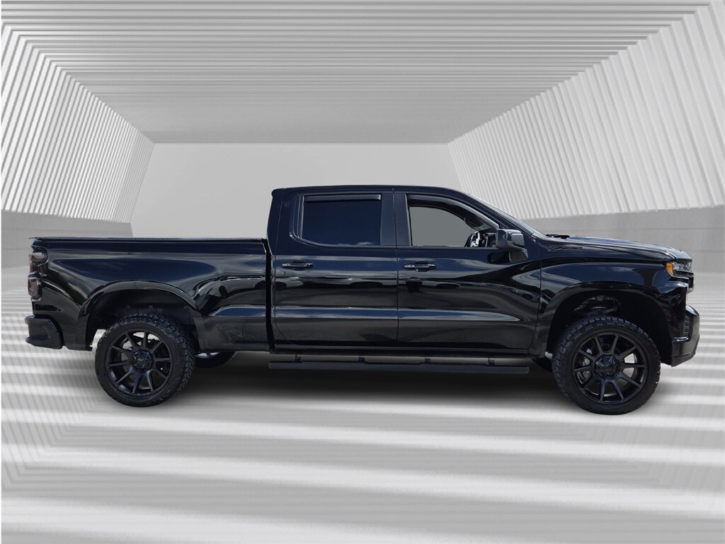 2020 Chevrolet Silverado 1500 RST photo 2