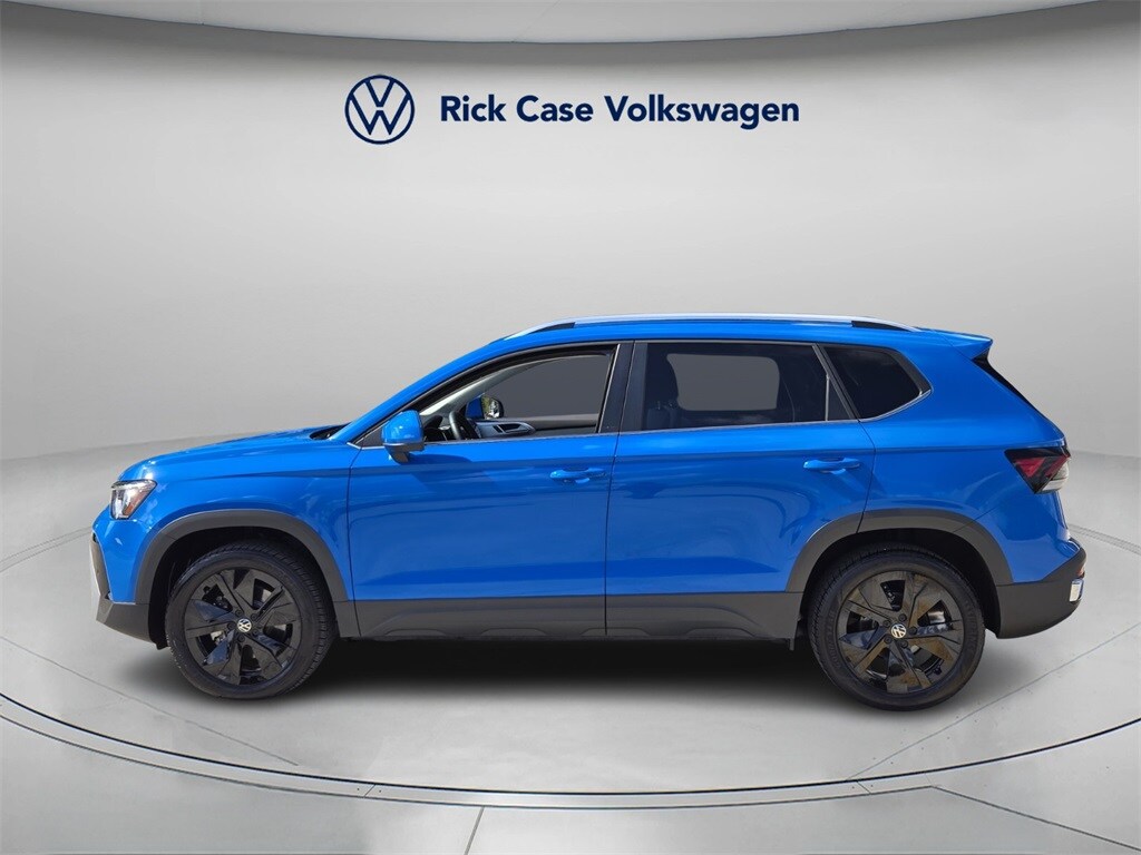 2025 Volkswagen Taos SE photo 3