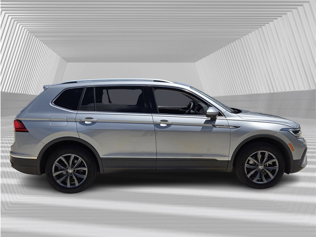 2022 Volkswagen Tiguan SE photo 2