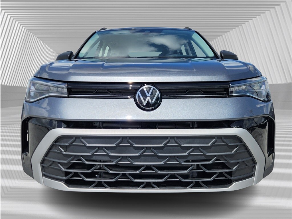 2025 Volkswagen Taos S photo 3