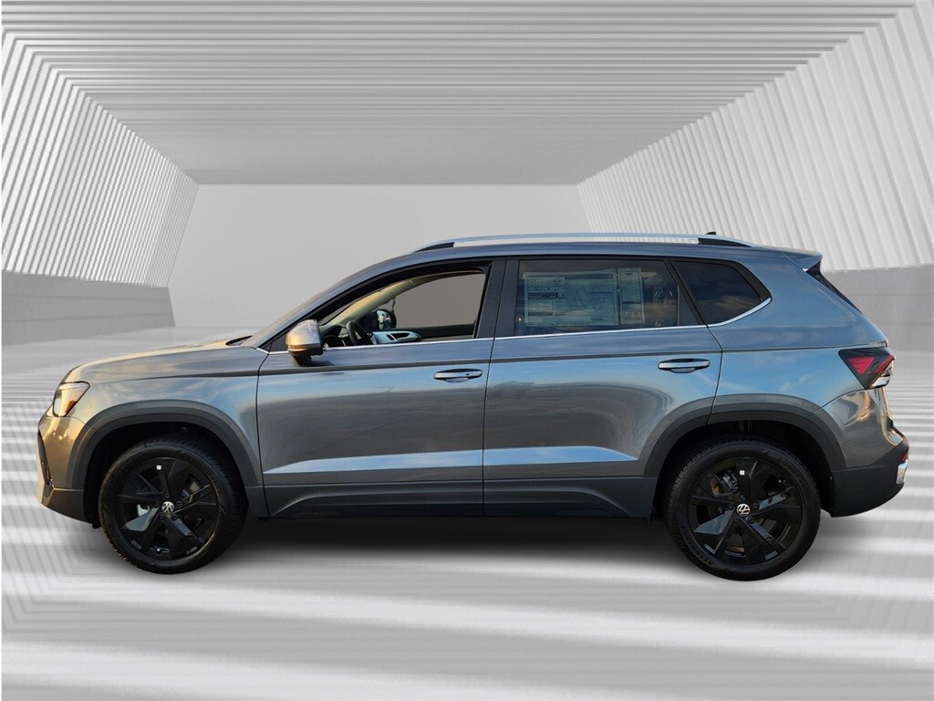 2025 Volkswagen Taos SE photo 2