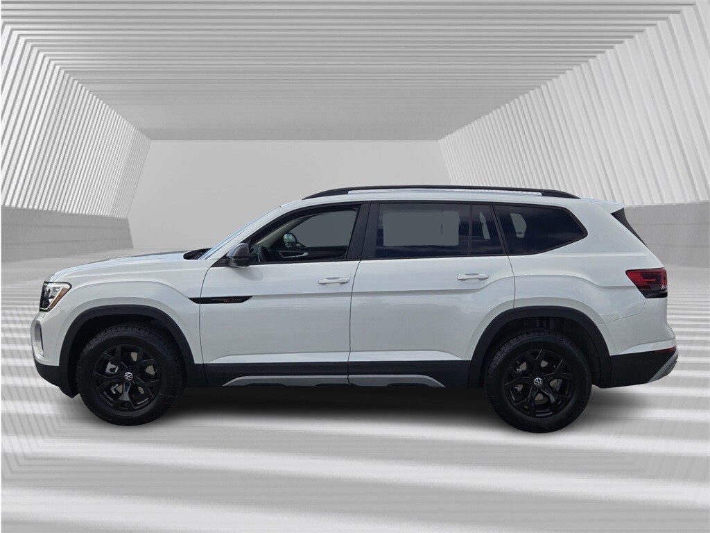 2026 Volkswagen Atlas Peak Edition SE photo 2