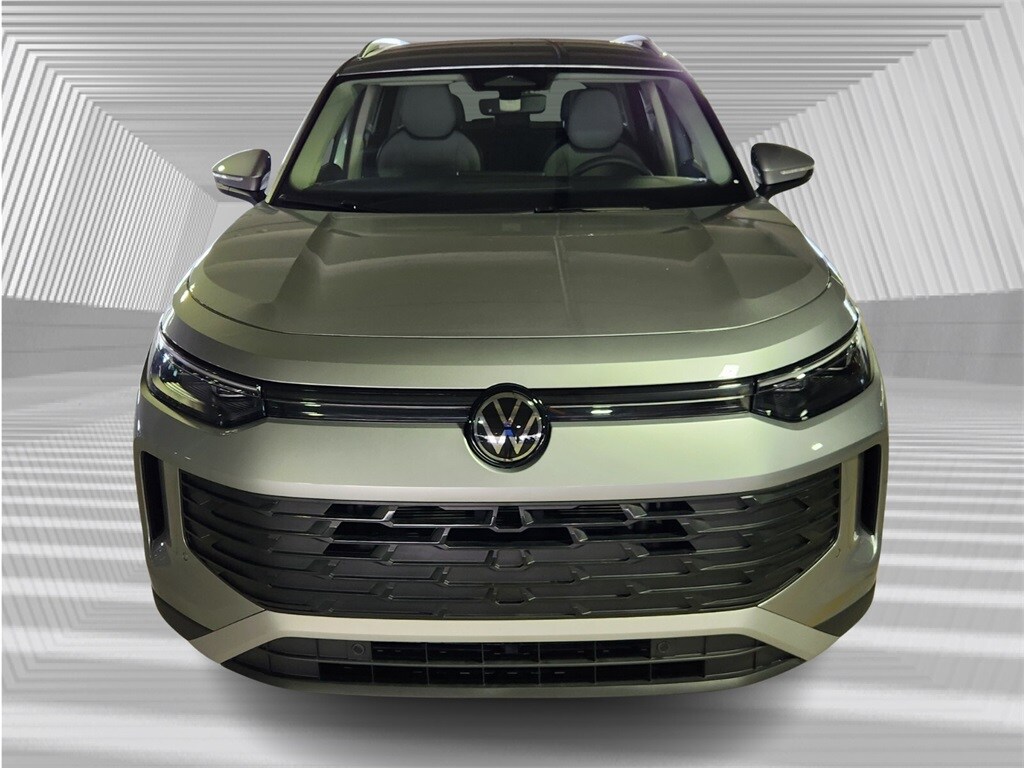 2025 Volkswagen Tiguan SE photo 3