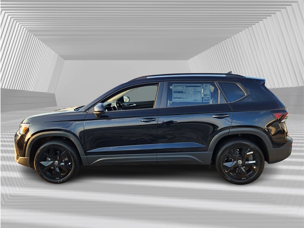 2025 Volkswagen Taos SE photo 2