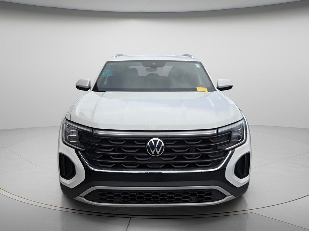 Used 2024 Volkswagen Atlas Cross Sport 2.0T SE SUV