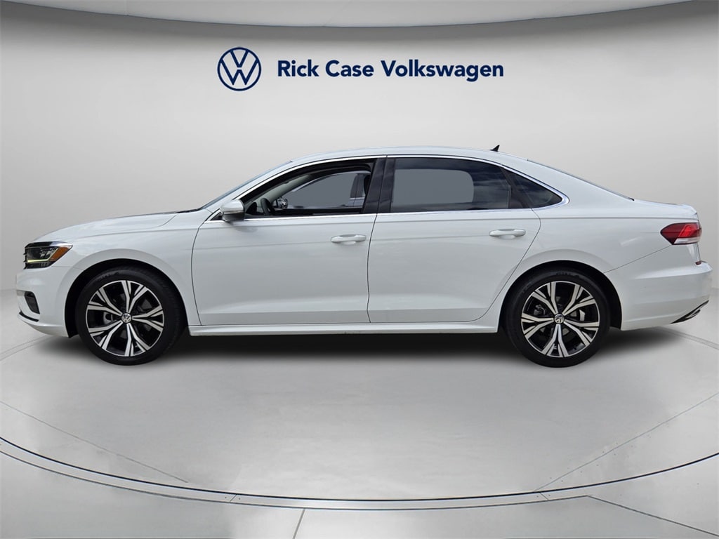 Certified 2022 Volkswagen Passat 2.0T SE Sedan