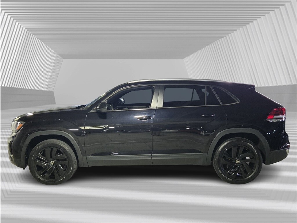 2022 Volkswagen Atlas Cross Sport SE Technology photo 2