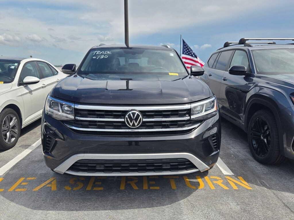 Used 2022 Volkswagen Atlas Cross Sport 2.0T SE w/Technology SUV