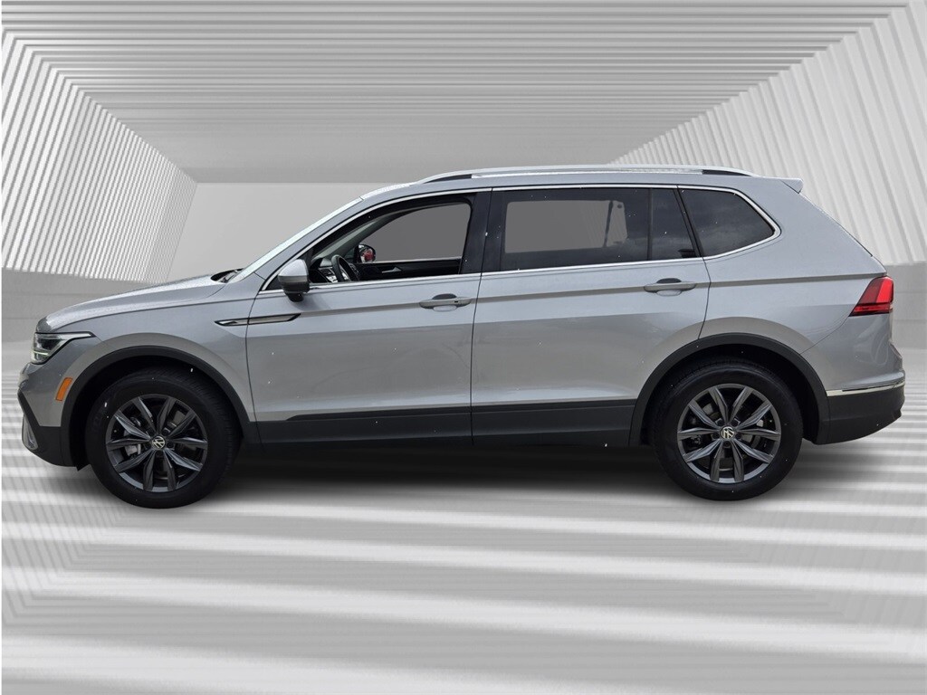 2022 Volkswagen Tiguan SE photo 2